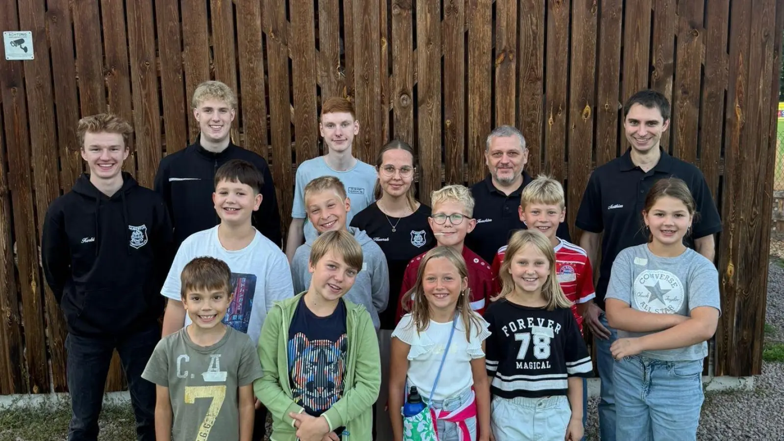 Teilnehmer und Betreuer des Ferienprogramms 2025 (Bild: Johanna Manner)