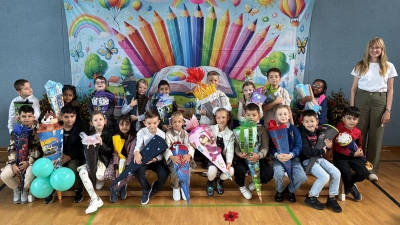 1. Schultag der Klasse 1c mit Klassenlehrerin Frau Jasmin Fröhler an der Albert-Schweitzer-Schule (Bild: Petra Fischer-Schärdel)