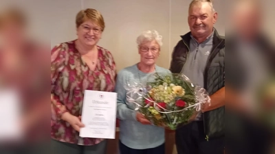 Ein großes Dankeschön für Sieglinde Brandl. (Bild: Monika Roßkopf)