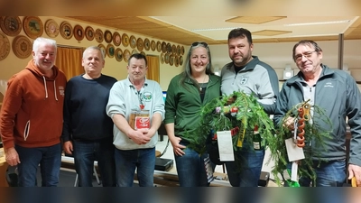 Die treffsichersten BSB Sportschützen Hans Vetter, Christian Danner, Alexandra Danner, Josef Ebneth, Werner Schwendner und Schießwart Ludwig Dirscherl (von rechts). (Bild: Ludwig Dirscherl)