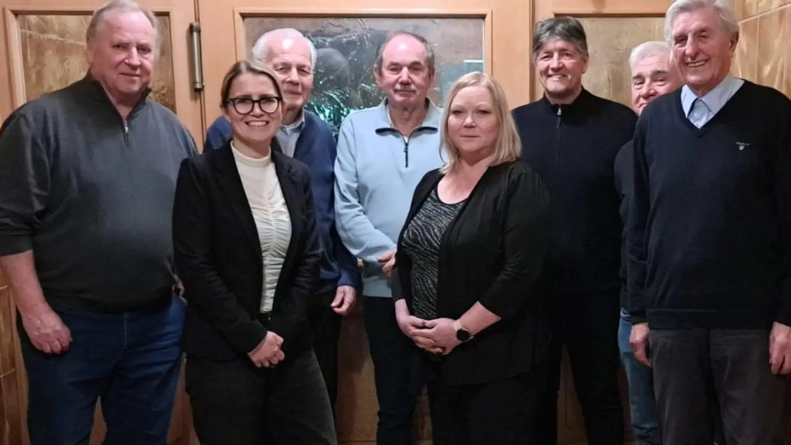 Von li nach re: Gerhard Dörling, Sabrina Schuller-Krausch, Reinhold Held, Horst Zinn, Angela Biersack, BGM Knobloch, Johann Specht, Johann Diedl (Bild: Christine Buchfelder)