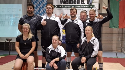 Die Gewichtheber des 1. AC Weiden hatten Grund sich zu freuen. (Bild: Siegfried Schemmel)