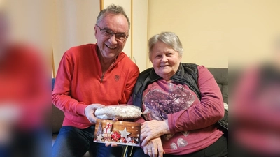 VdK-Vorsitzender Karl Bauer Karl mit Mitglied Christa Ehrnsberger. (Bild: Karl Bauer)