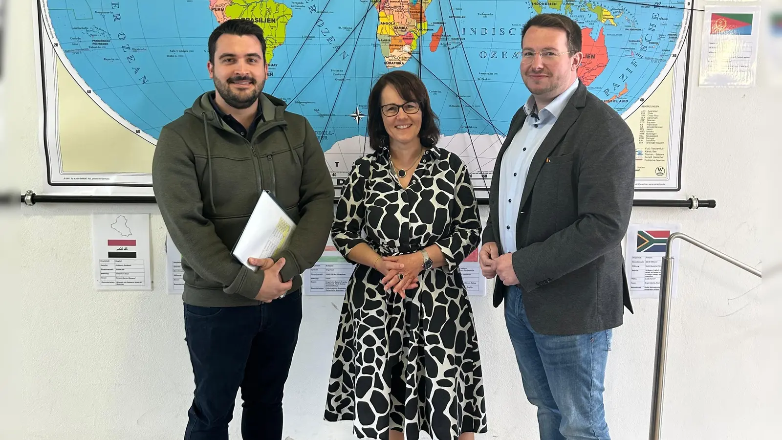 Felix Fischer, Monika Beranek (Stellv. Schulleitung), Florian Spiegler (von links). (Bild: Monika Wegerer)