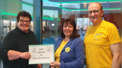 v.l.n.r.: Katrin Borchers - Mitglied des Organisationsteam, Christine Fleischmann - Leiterin Schwimmschule AquaVitalis, Bernhard Fleischmann - 1. Vorsitzender Schwimmschule AquaVitalis.<br> (Bild: Thomas Graf)