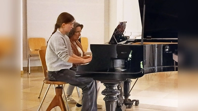 Schülerinnen und Schüler der Kreismusikschule Tirschenreuth und der ZUŠ Sokolov beeindruckten mit großem Können auf hohem Niveau. (Bild: Christiane Zeigler)