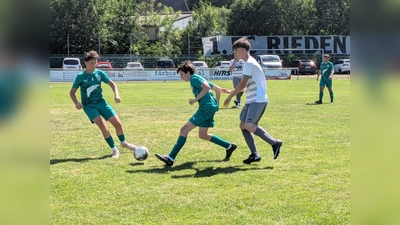 Spielszene C-Jugend 1.FC Rieden - TSV 1880 Schwandorf 3-1 (Bild: gau)