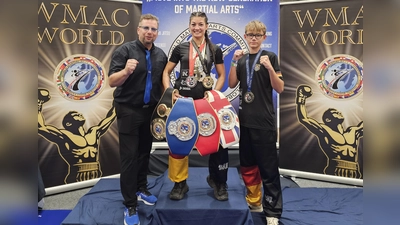 WMAC Harald Folladori mit Jenny Wurster und Max Fizia (Bild: Amelie Och)