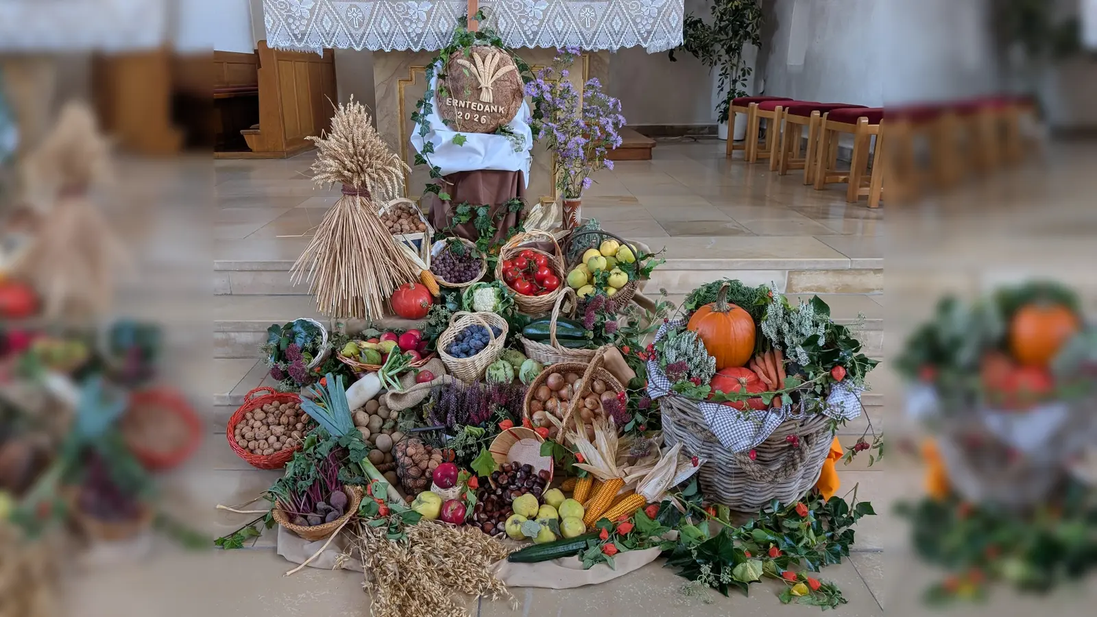Erntedankaltar in der Pfarrkirche St. Vitus Ursensollen. (Bild: Manuela Popp)
