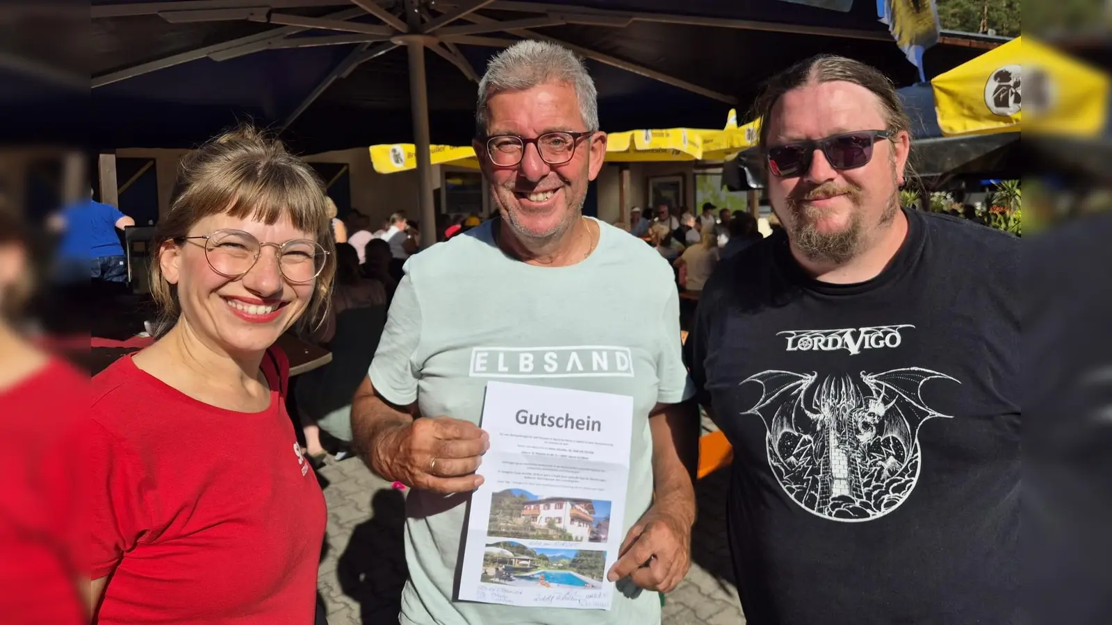 Der Gewinner der Algund-Reise ist Manfred Herrmann(Mitte) (Bild: Anja Heiß)