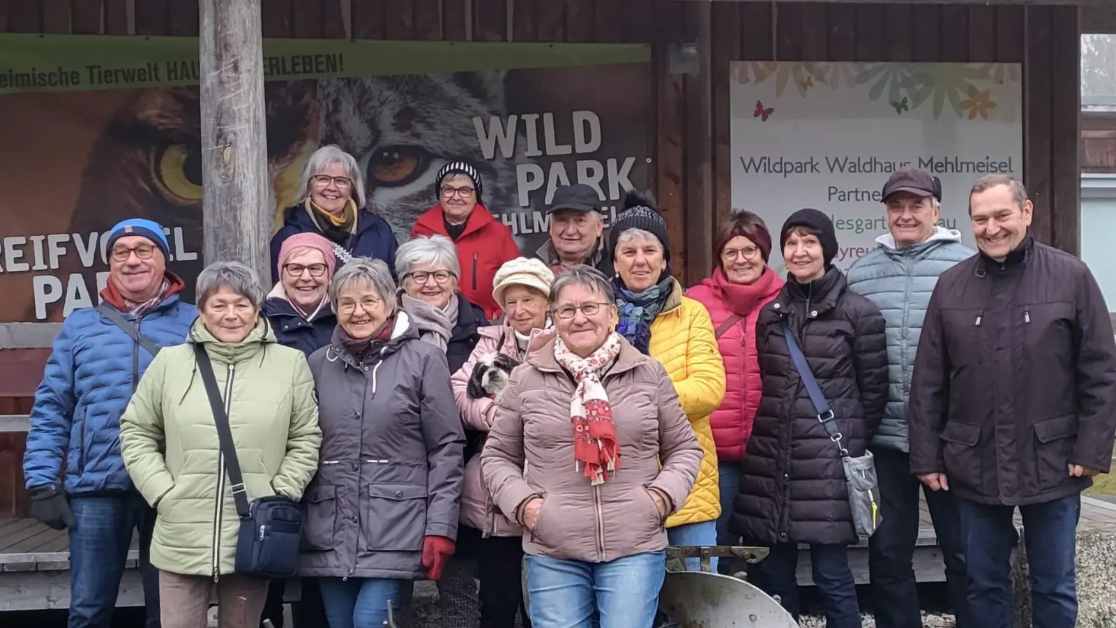 Die Teilnehmenden im Wildpark in Mehlmeisel. (Bild: Gabi Eichenseher)