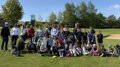 Schüler der GS Mähring beim Schnuppertraining Golf (Bild: Lukas Hennecke)