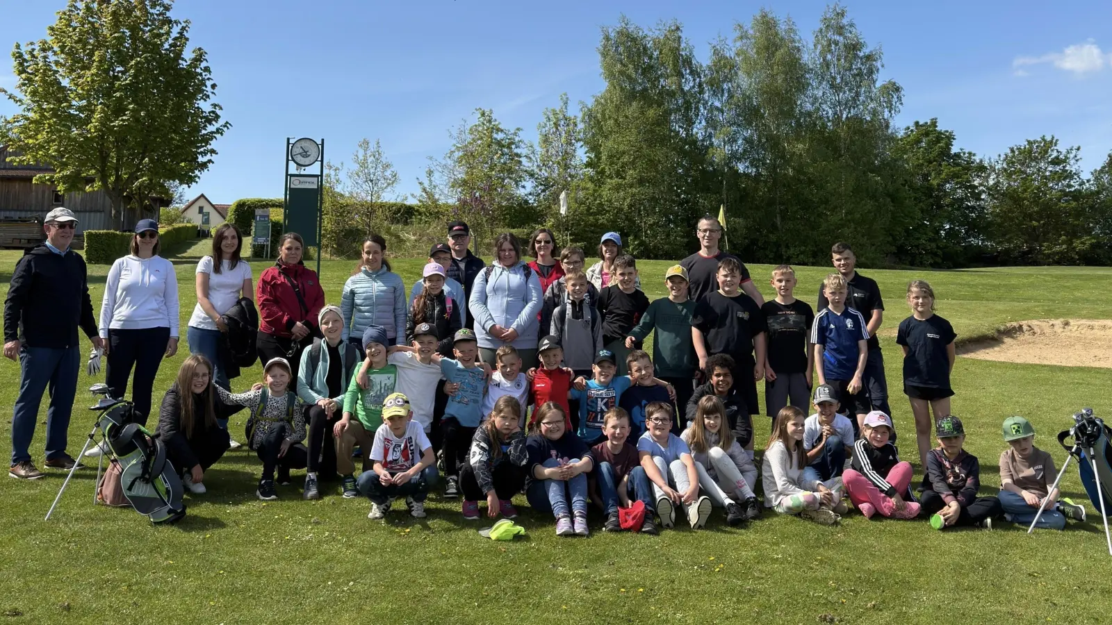 Schüler der GS Mähring beim Schnuppertraining Golf (Bild: Lukas Hennecke)