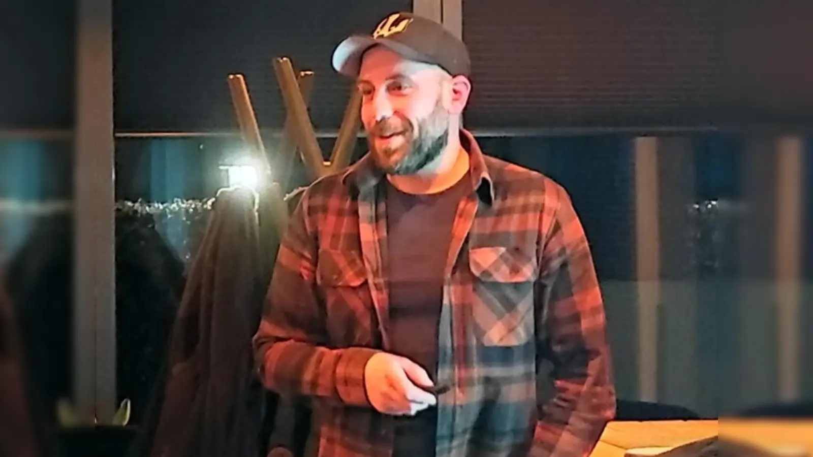 Sebastian Bäumler referierte bei der Jagdversammlung über den Wolf in der Oberpfalz und in Oberfranken.  (Bild: Gerhard Löckler)