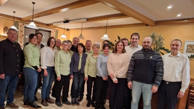 Die neu gewählte Vorstandschaft des GOV Schmidgaden. (Bild: Barbara Dirrigl)