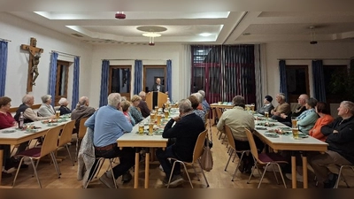 Ein geselliger Abend mit Friedrich Brandl bei der KAB (Bild: Hildegard Zimmer-Sperl)