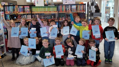 Voller Stolz hielten die Kinder ihre Urkunden in den Händen. (Bild: Kathrin Plouschka)