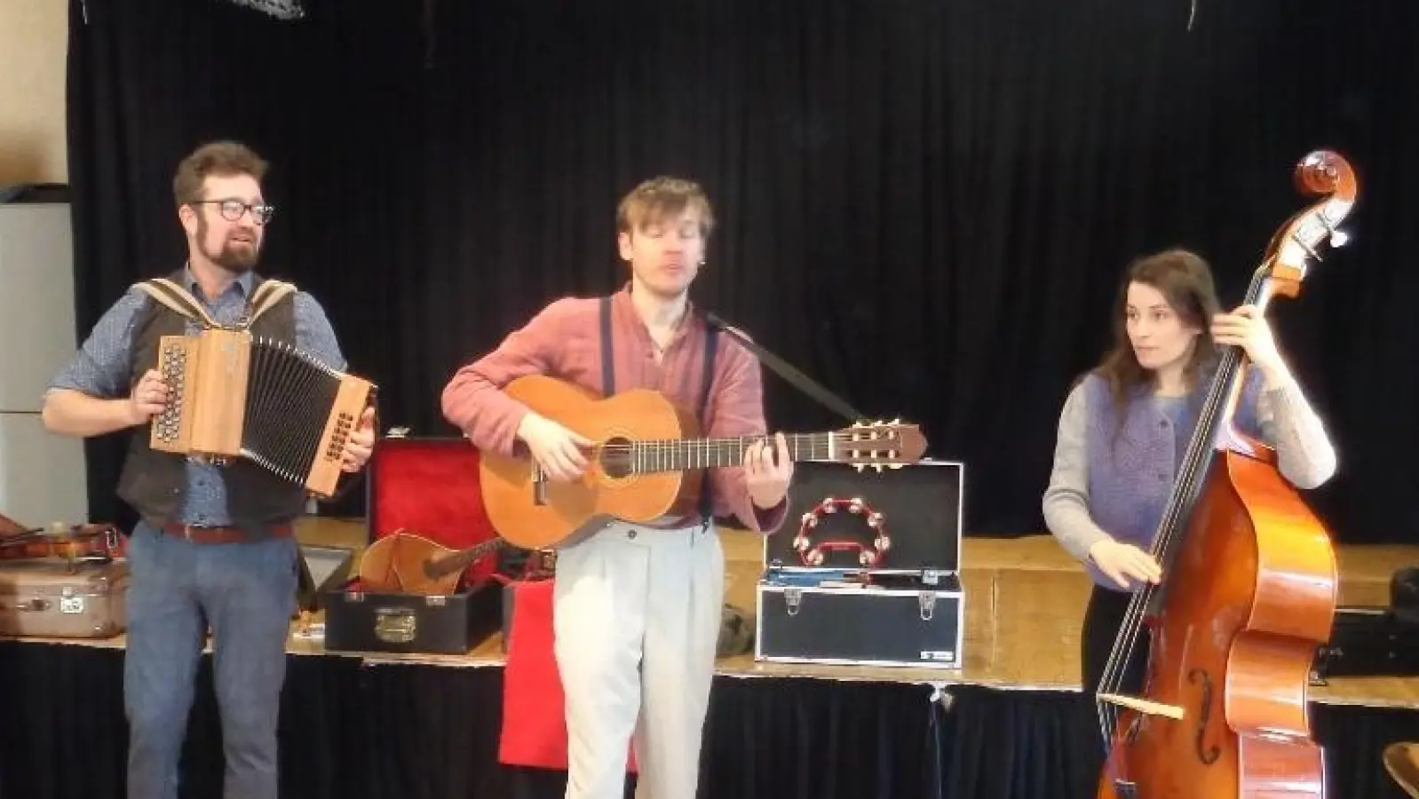 Das Musikteam um Bezirksheimatpfleger Florian Schwemin. (Bild: Stefanie Hetz)