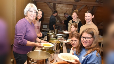 Eine reiche Auswahl an Suppen gab es beim Weltmissionsessen der katholischen Pfarrei Illschwang im Pfarrzentrum Patrona Bavariae. (Bild: Norbert Weis)