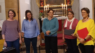 Ulrike, Katrin und Elke Wiesner, Gisela Prölß und Renate Buchfelder bei ihrer letzten Ruhepause (Bild: Rosemarie Uschold)