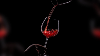 Dunkelfeld-Belichtung in der Glas-Fotografie (Bild: Reinhard Frank)