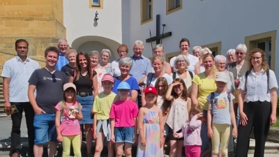 Viele Gläubigen nahmen an der traditionellen Pfarrwallfahrt nach Amberg auf den Mariahilfberg teil. (Bild: Josef Söllner)