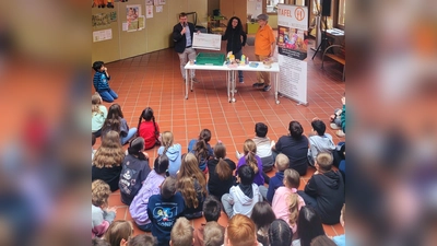 Spendenübergabe an die Tafel  (Bild: Franziska Graser)