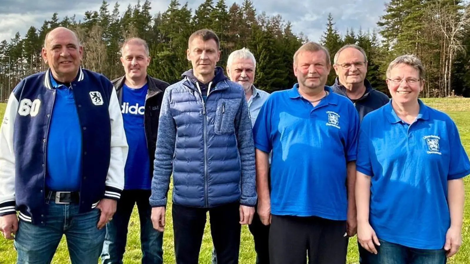 Das Vorstandsteam der „Löwenfreunde Obersteinbach”: (von links) Beisitzer Helmut Döbereiner, Kassier und Schriftführer Jürgen Dolles, Vorsitzender Andreas Basler, Kassenprüfer Franz Birner, Zweiter Vorsitzender Hermann Schiffl, Kassenprüfer Norbert Meier und Beisitzerin Margit Berndt. (Bild: Yannick Dolles)