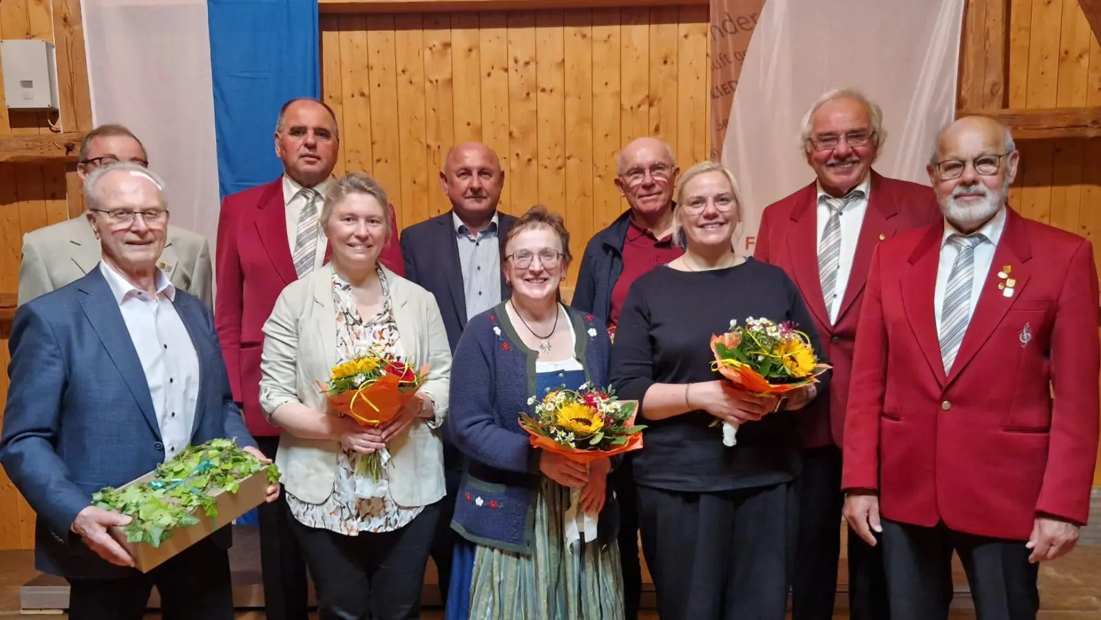 vorne von links: Heinz Krob, Beate Stiegler, Rita Butz, Saskia Krügelstein, Ludwig Wendl<br>hinten von links: Gerhard Pfab, Anton Kohl, Georg Götz, Franz Kredler, Werner Koller (Bild: Hans Fischer)
