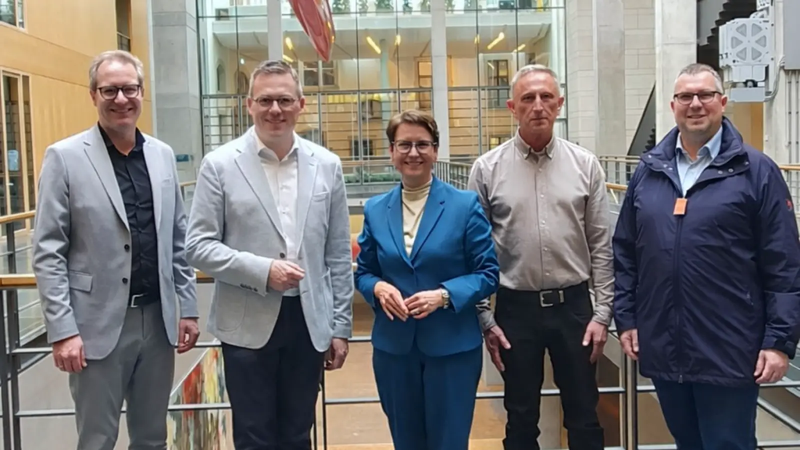 Die Personen im Bild von links n. rechts: Markus Ochsenkühen OB Neumarkt, Christian Schmid BGM Velburg, Susanne Hierl MdB, Günter Weise ASP AS und Markus Donhauser ASP Kreisvorsitzender AS. (Bild: Otterbein Andreas)
