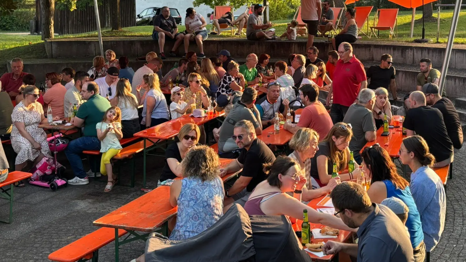 PopUp-Biergarten in Michelfeld  (Bild: Holger Eckert)