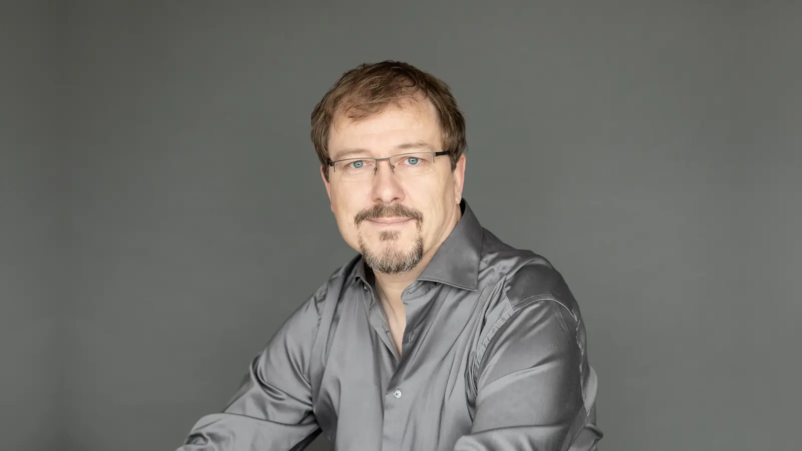 Oliver Drechsel eröffnet den Schwandorfer Klavierfrühling auf einem Mozart-Hammerflügel. (Bild: Neda Navaee)