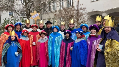 Sternsinger der Seelsorgeeinheit mit Bischof Rudolf Voderholzer  (Bild: Silvia Ippisch)