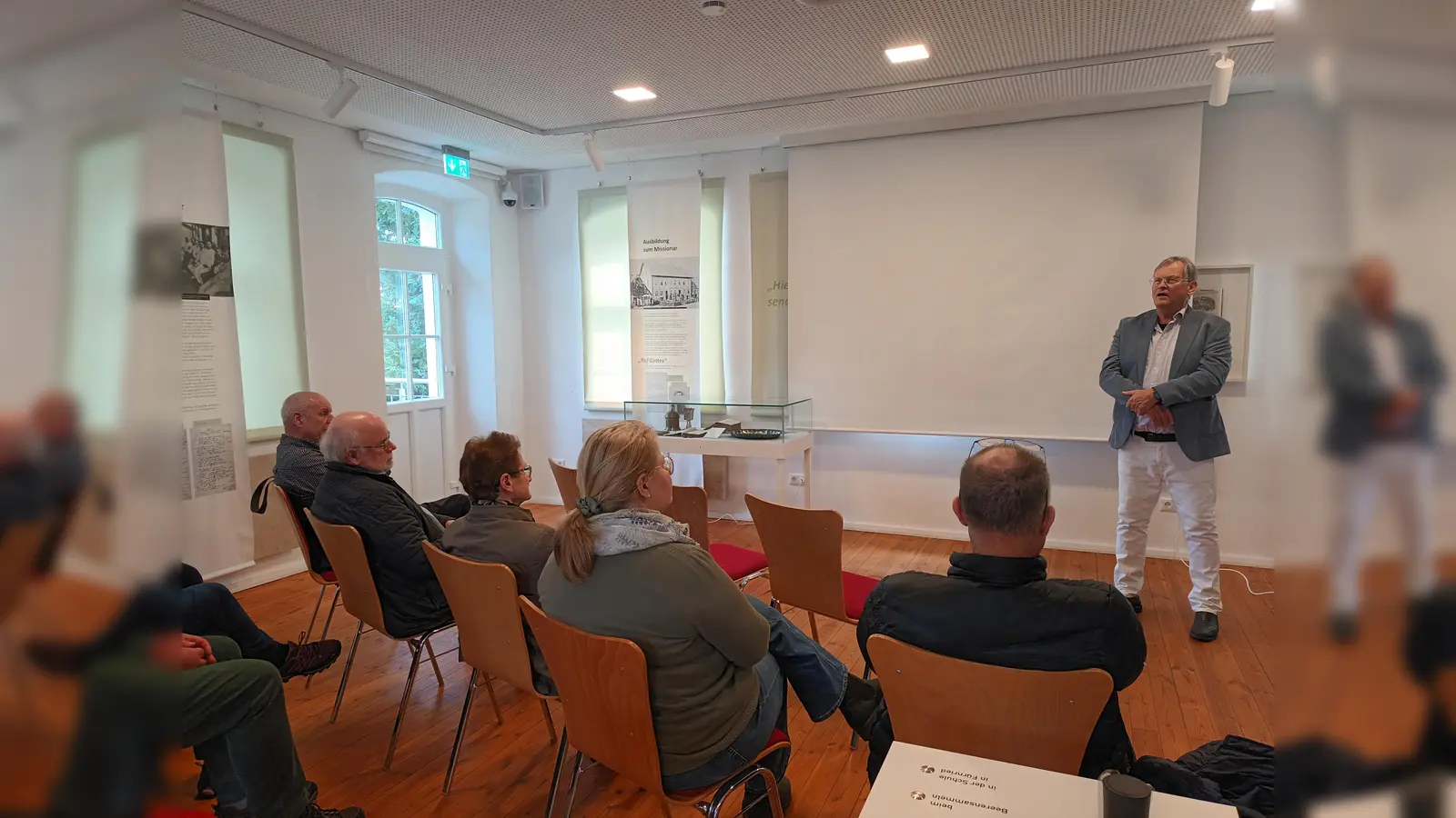 Dr. Traugott Farnbacher im Johann-Flierl-Museum 2025 (Bild: Gerda Stollner)