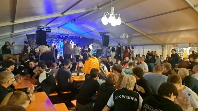 Highline heizt von der ersten Minute an ein (Bild: Harald Biersack)
