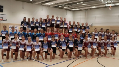 Die Siegerehrung der WK13 (Jg. 2013-2014). 1. Platz für das Team des TUS Hirschau. (Bild: Julia Ritter )