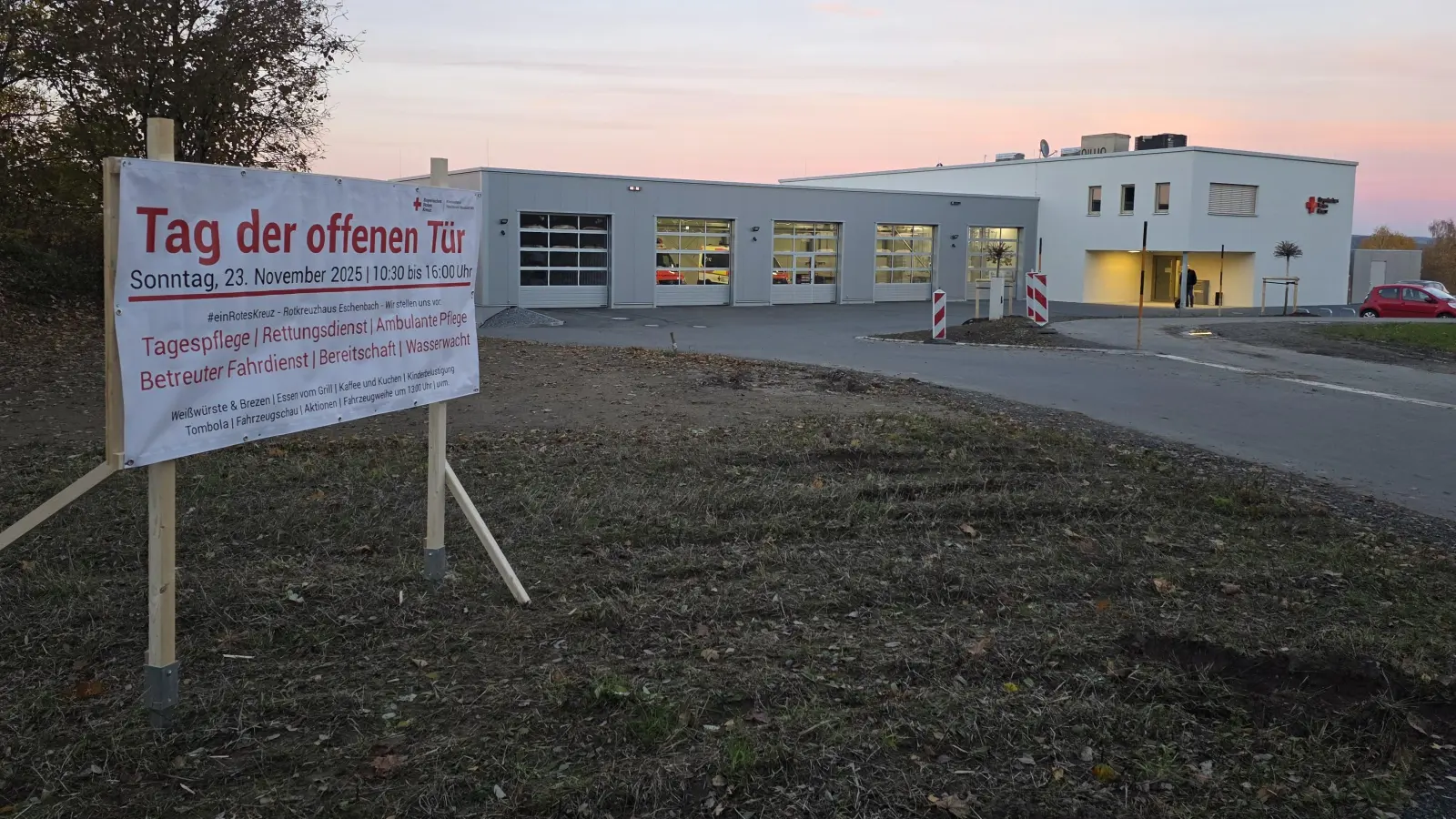 Die Bevölkerung ist zum Tag der offenen Tür in das neue Rotkreuzhaus Eschenbach eingeladen. (Bild: Josef Ott)