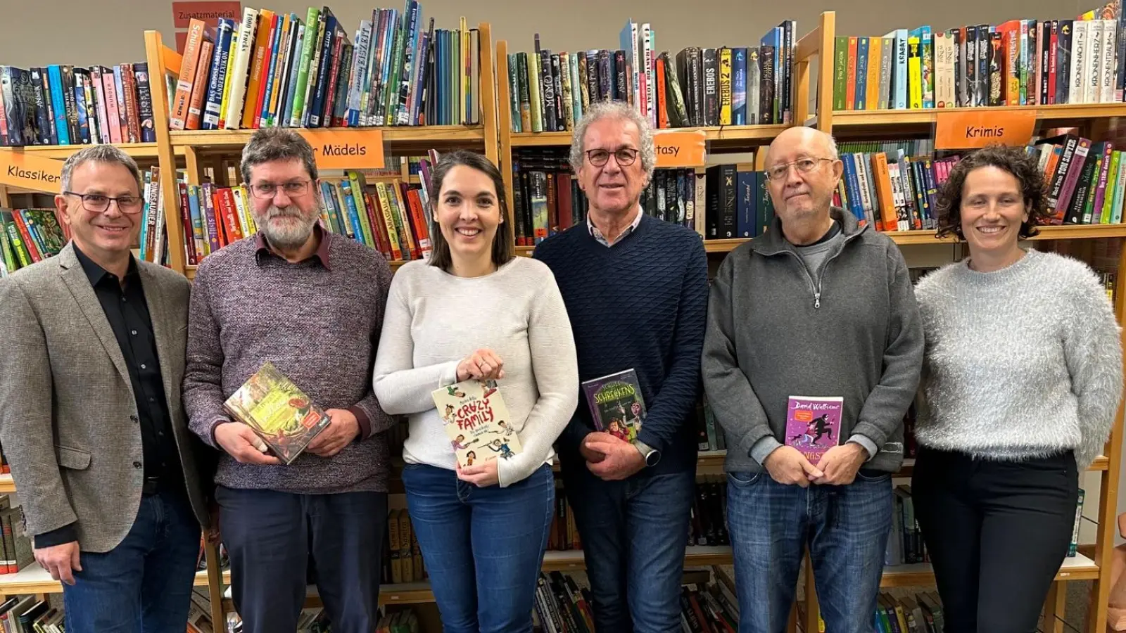 Prominente Vorleser sorgten beim bundesweiten Vorlesetag für spannende Leseabenteuer an der Pfalzgraf-Friedrich-Mittelschule Vohenstrauß. (Bild: Veronika Müller)