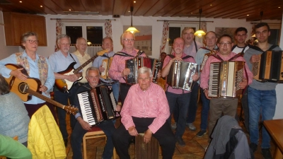 Vier Gruppen sorgten für einen kurzweiligen Abend voller Stimmung. (Bild: Siegfried Bock)