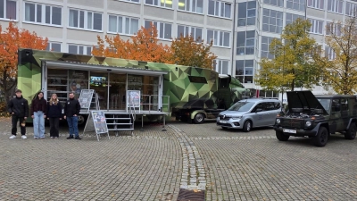 Bundeswehr aus nächster Nähe. (Bild: Werner Klement )