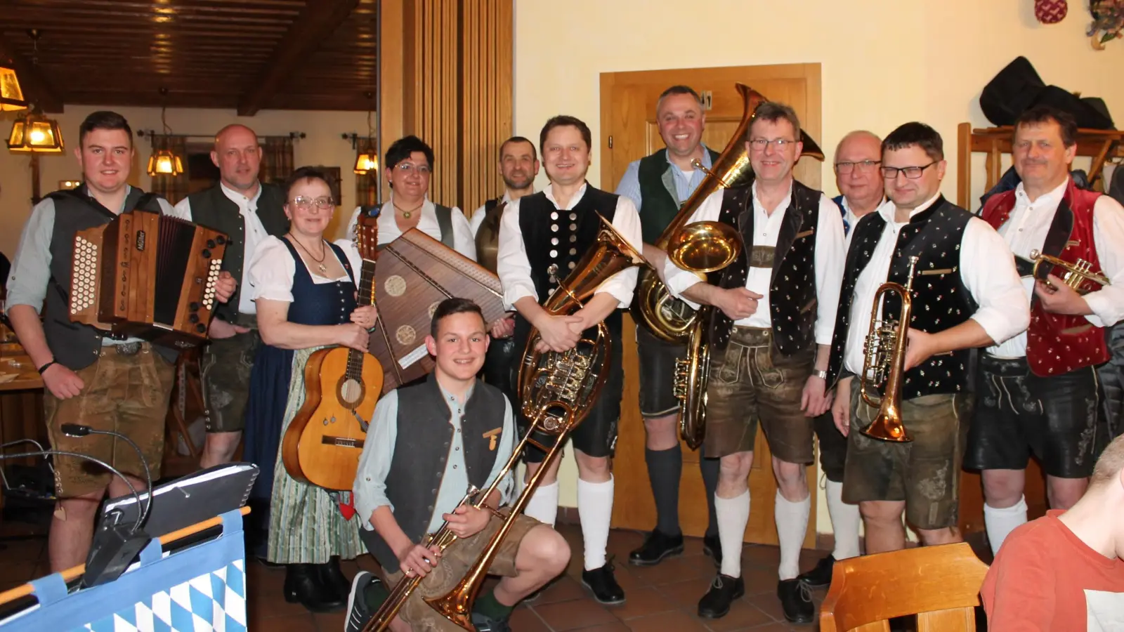 Die Birner Muse, Rita Butz und Bayrisch Blech sorgen für einen unterhaltsamen musikalischen Abend im Gasthaus Pröls in Trisching.  (Bild: Katrin Lindner)