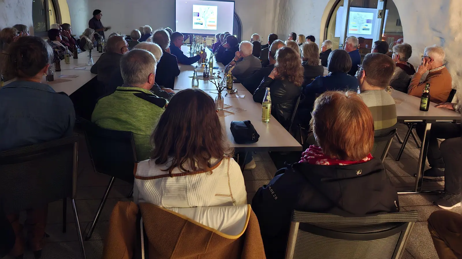 Der Vortragsabend zum Thema „Totholz” war sehr gut besucht. (Bild: Gerd Neumann)