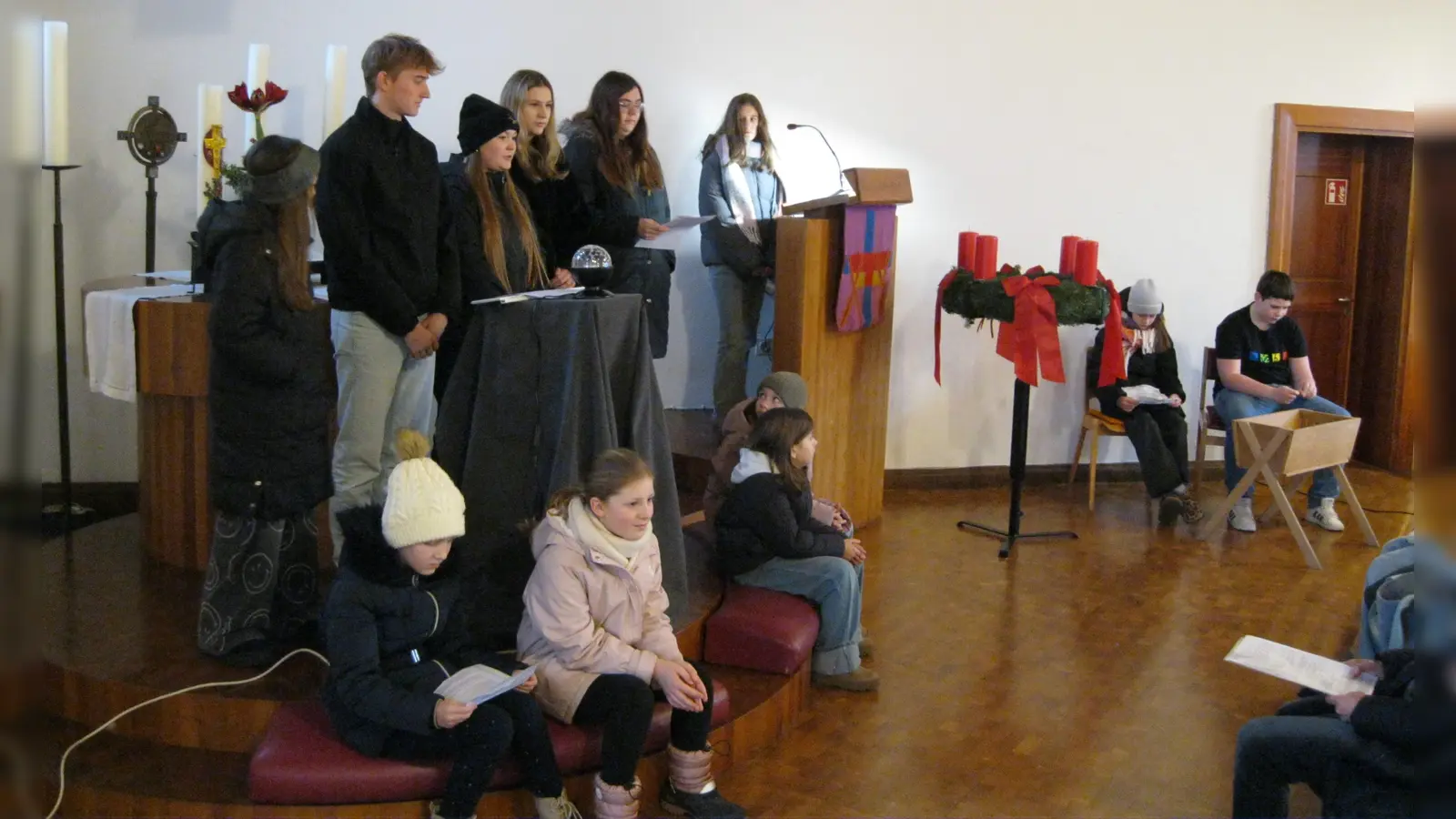 Die Proben laufen noch ohne besondere Kostüme und Lichteffekte ab. (Bild: Sandra Hofmann)