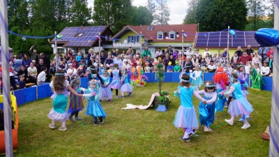 „Willkommen im Meereswunderland” heißt es beim Sommerfest der Kindertagesstätte (Kita) St. Josef in Waldthurn. (Bild: Franz Völkl)