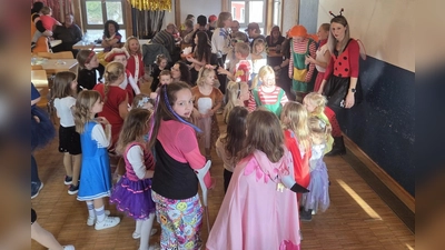 Buntes Treiben auf der Tanzfläche. (Bild: Thomas Blau)