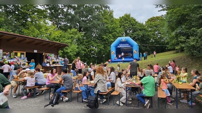 Sommerfest des Obst- und Gartenbauvereins Wernberg-Köblitz für Kinder und ihre Familien im Garten des Pfarrheims St. Anna.  (Bild: Martina Spindler)