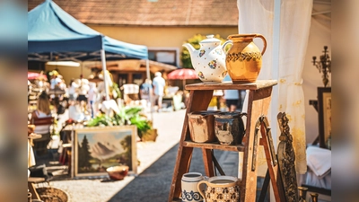 Auch Töpferware ist auf dem Flohmarkt zu finden. (Bild: DOMI Fotografie)