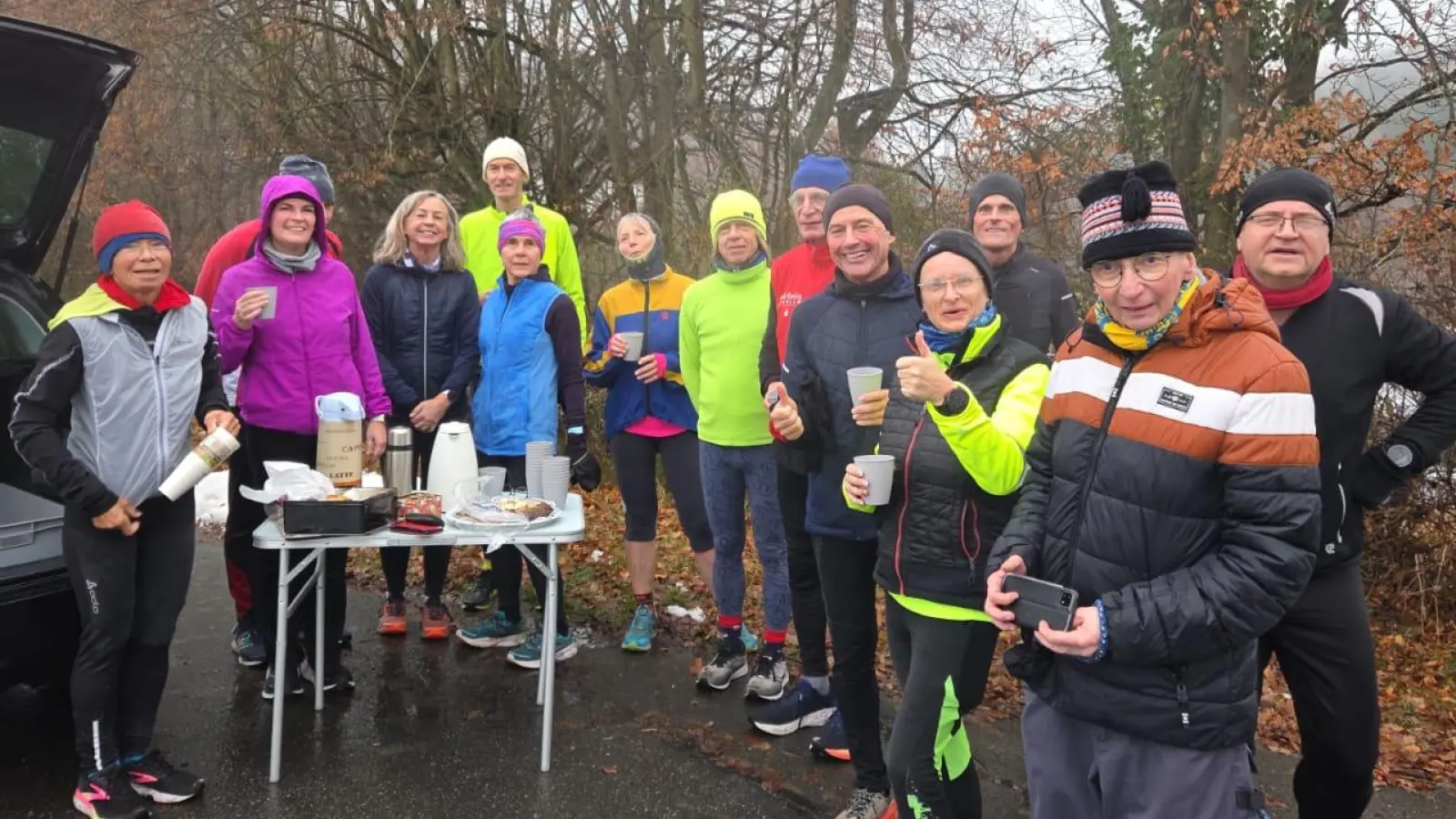 Tee und Plätzchen Station (Bild: Roland Paulus)