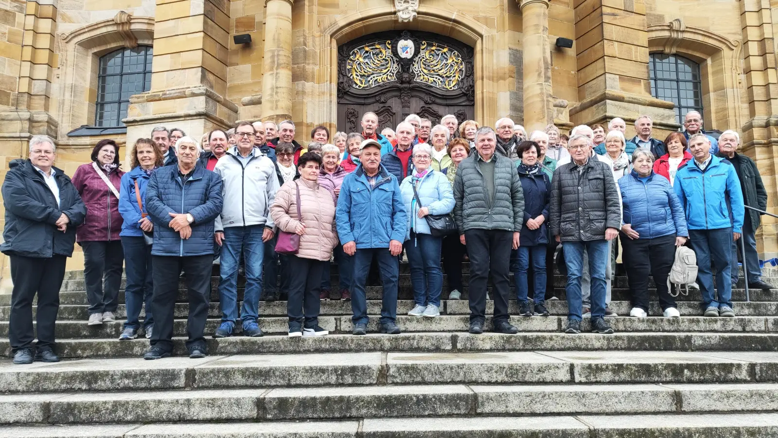 Seniorinnen und Senioren vor der Basilika Vierzehnheiligen.  (Bild: Angelika Melchner)