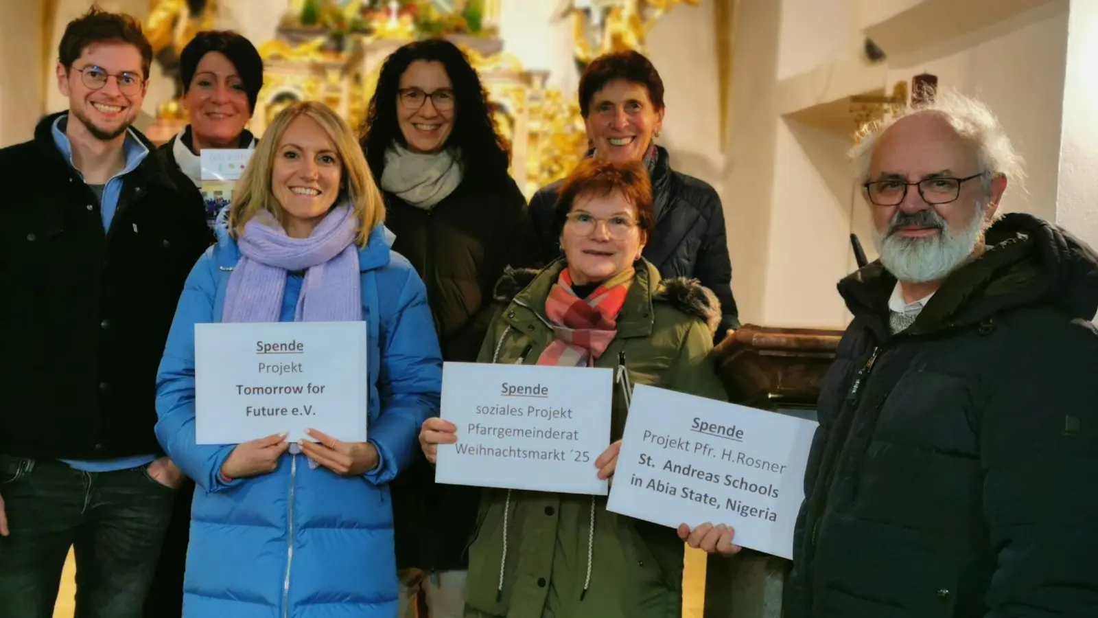 Tombola und Spenden am Höglinger Adventsmarkt unterstützen verschiedene Hilfsprojekte. (Bild: Carina Bär)